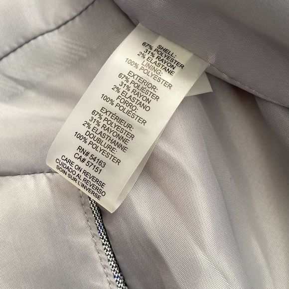 Tommy Hilfiger iconic blazer with silver embellishments. - Picture 10 of 17